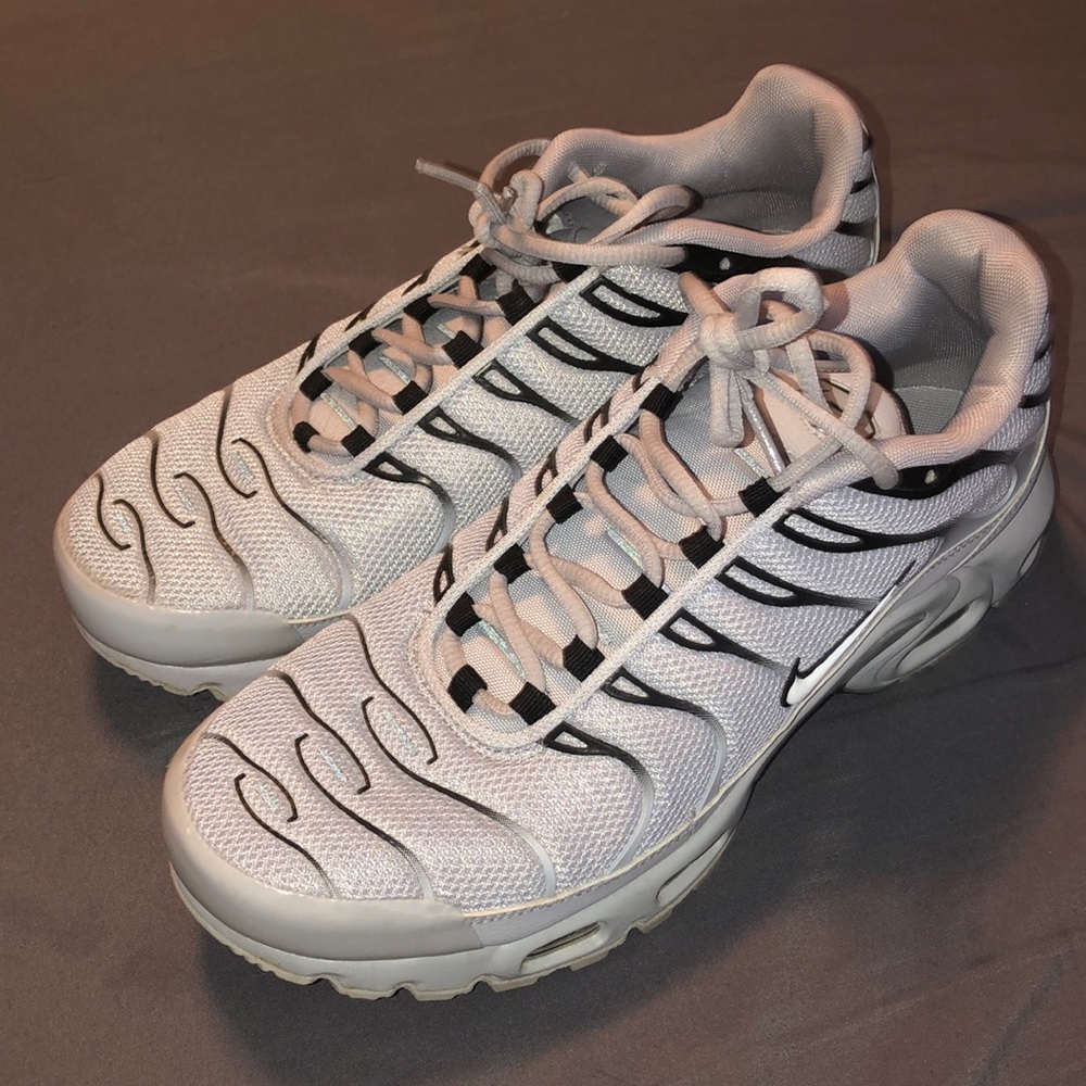 Nike Air Maxes Grey